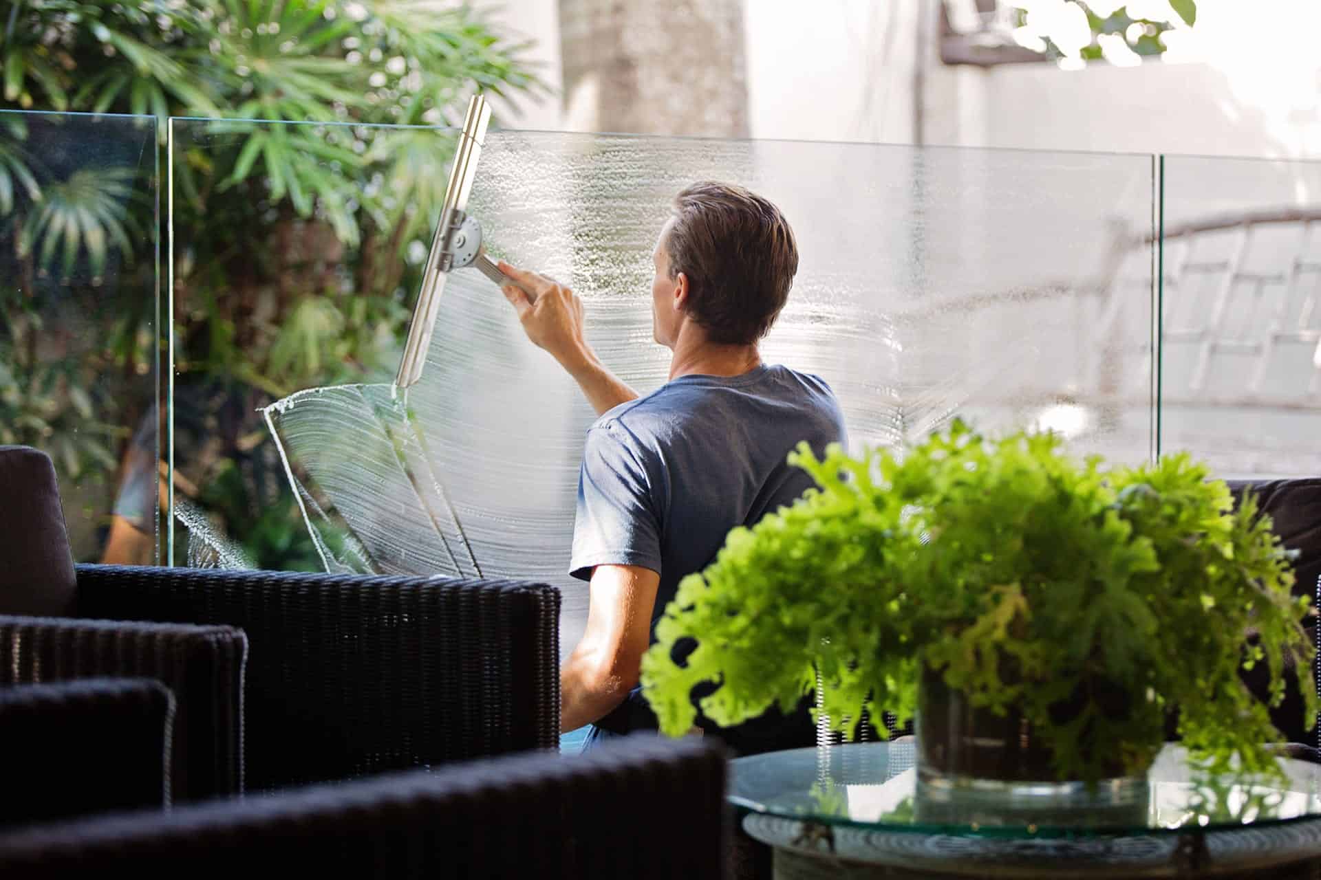 Lire la suite à propos de l’article Power washing and window cleaning